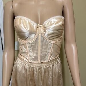 Vintage Size 36C Nude Lace Underwire Bustier Bra Strapless Boning